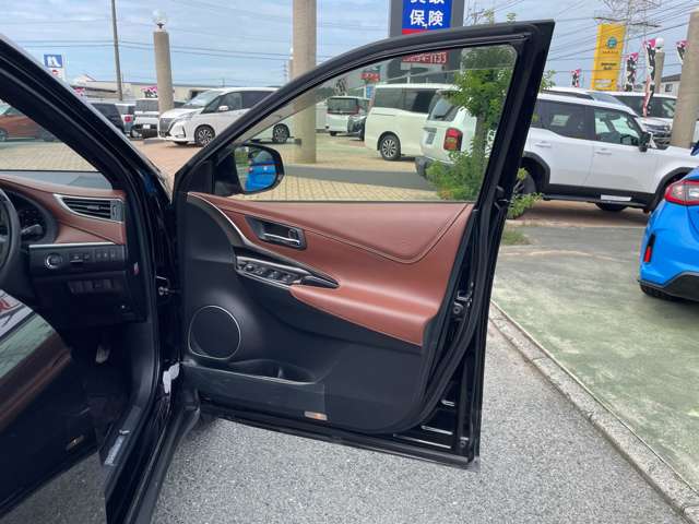 トヨタ ハリアー ２．０ プレミアム R1年 () 99