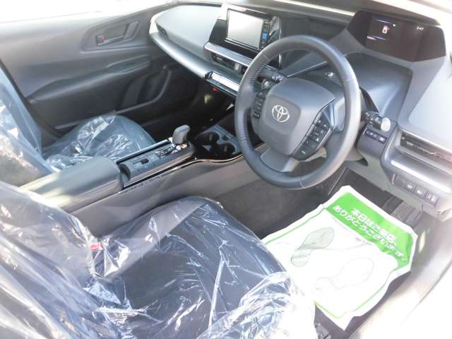 トヨタ プリウス １．８ Ｘ Ｅ－ＦＯＵＲ ４ＷＤ R5年 (東北) 99