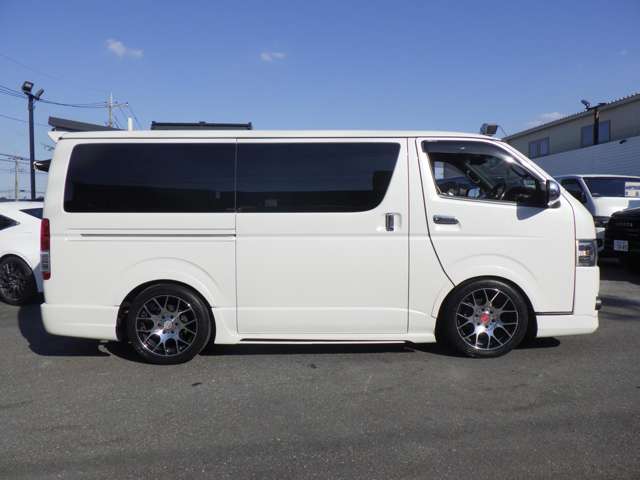 トヨタ ハイエースバン ２．０ スーパーＧＬ ダークプライムＩＩ ロングボディ R1年 (関東) 99