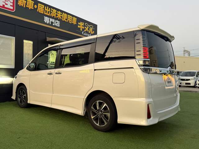 トヨタ ヴォクシー ２．０ ＺＳ 煌ＩＩＩ R3年 (近畿) 99