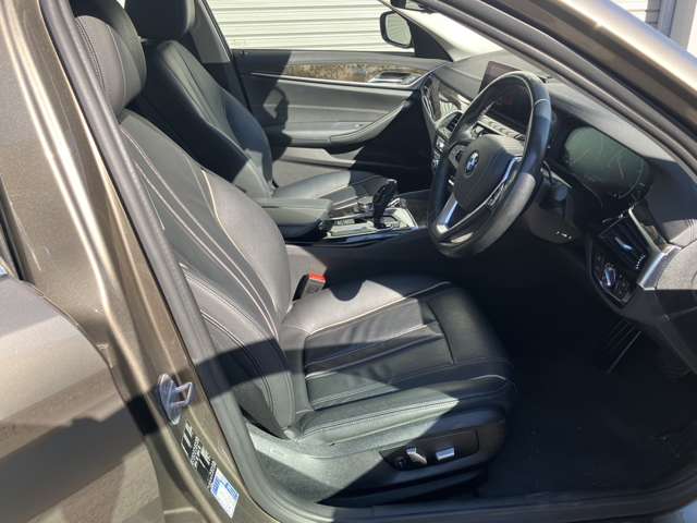 ＢＭＷ ５シリーズ ５２３Ｄ ラグジュアリー ディーゼルターボ R1年 (近畿) 99