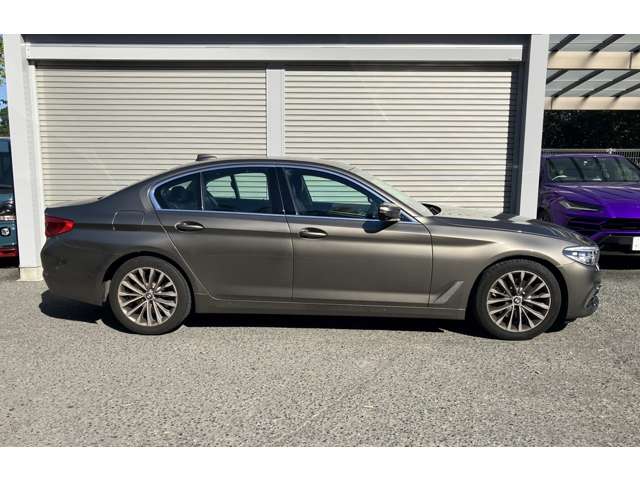 ＢＭＷ ５シリーズ ５２３Ｄ ラグジュアリー ディーゼルターボ R1年 (近畿) 99