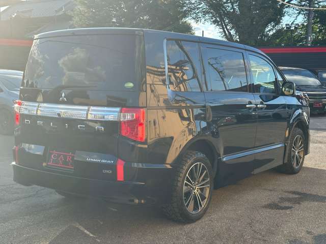 三菱 デリカ　Ｄ：５ アーバンギア ２．２ Ｇ ディーゼルターボ ４ＷＤ R1年 (関東) 99