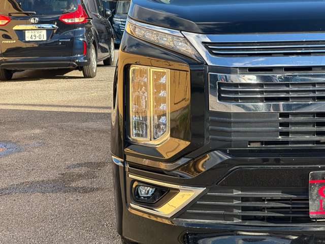 三菱 デリカ　Ｄ：５ アーバンギア ２．２ Ｇ ディーゼルターボ ４ＷＤ R1年 (関東) 99