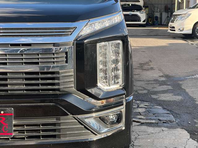 三菱 デリカ　Ｄ：５ アーバンギア ２．２ Ｇ ディーゼルターボ ４ＷＤ R1年 (関東) 99