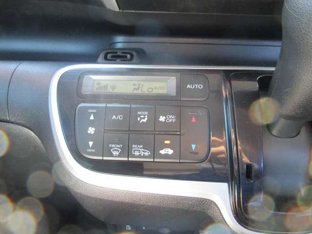 ホンダ Ｎ　ＢＯＸ ６６０ カスタムＧ ＳＳパッケージ ４ＷＤ H29年 () 99