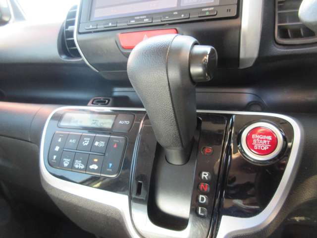 ホンダ Ｎ　ＢＯＸ ６６０ カスタムＧ ＳＳパッケージ ４ＷＤ H29年 () 99