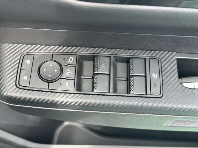 三菱 トライトン ２．４ ＧＬＳ ディーゼルターボ ４ＷＤ R6年 (東海) 99