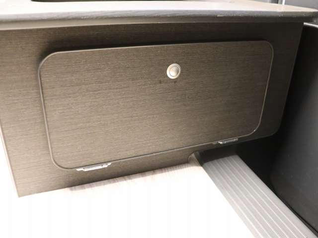 トヨタ ハイエースバン キャンピング R3年 (北海道) 99