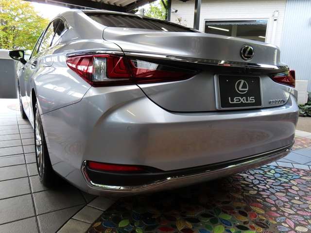レクサス ＥＳ３００ｈ バージョンＬ R5年 (関東) 99