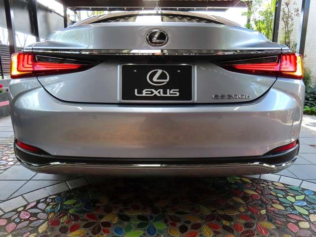 レクサス ＥＳ３００ｈ バージョンＬ R5年 (関東) 99