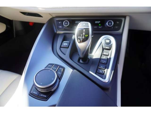 ＢＭＷ Ｉ８ロードスター ベースモデル R2年 (東北) 99
