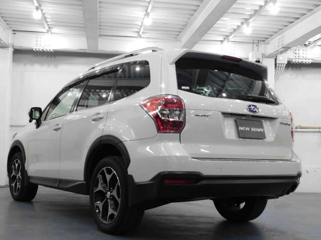 スバル フォレスター ２．０ Ｓ リミテッド ４ＷＤ H27年 (近畿) 99
