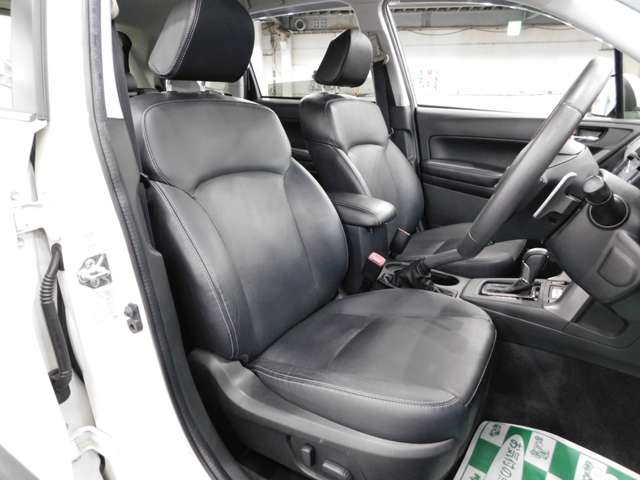 スバル フォレスター ２．０ Ｓ リミテッド ４ＷＤ H27年 (近畿) 99