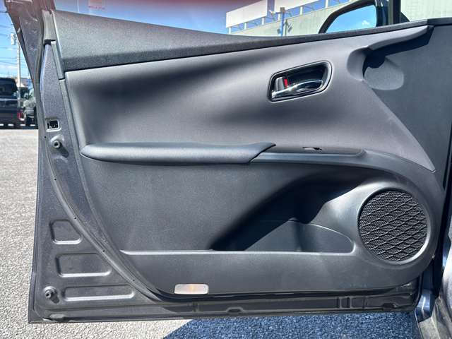 トヨタ プリウス １．８ Ｓ ツーリングセレクション R1年 (関東) 99