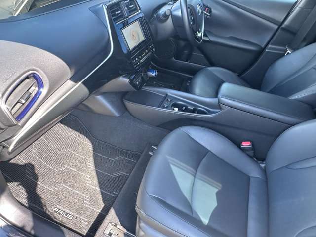 トヨタ プリウス １．８ Ｓ ツーリングセレクション R1年 (関東) 99