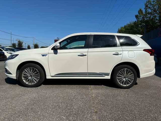 三菱 アウトランダーＰＨＥＶ ２．４ Ｇ ４ＷＤ H30年 (関東) 99