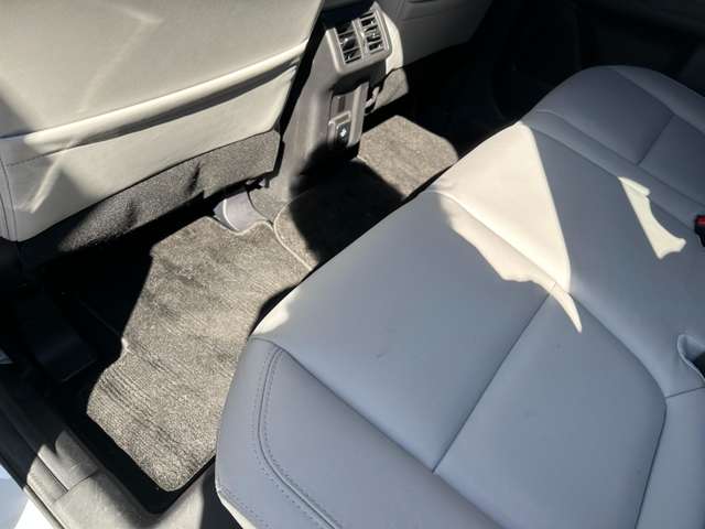 三菱 アウトランダーＰＨＥＶ ２．４ Ｇ ４ＷＤ H30年 (関東) 99
