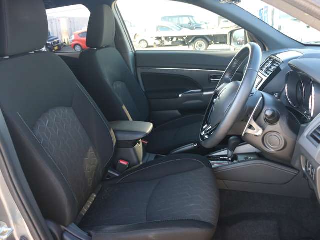 三菱 ＲＶＲ １．８ Ｇ ４ＷＤ R2年 () 99