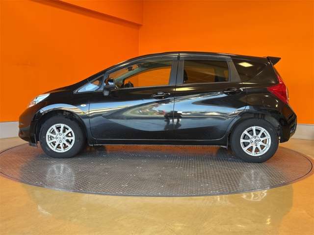 日産 ノート １．２ Ｘ ＤＩＧ－Ｓ H25年 (近畿) 99