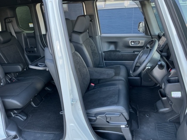 ホンダ Ｎ　ＢＯＸ カスタム ６６０ ターボ ４ＷＤ R5年 (近畿) 99