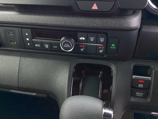 ホンダ Ｎ　ＢＯＸ カスタム ６６０ ターボ R8年 (近畿) 99