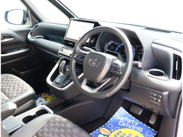 トヨタ ヴォクシー １．８ ハイブリッド Ｓ－Ｚ R7年 (関東) 99