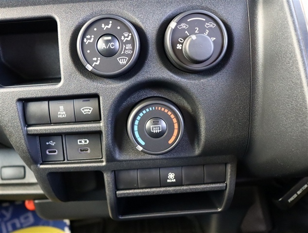 トヨタ ハイエースバン ２．８ ＤＸ ロング ハイルーフ ＧＬパッケージ ディーゼルターボ ４ＷＤ R8年 () 99