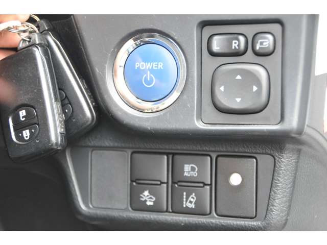 トヨタ カローラフィールダー　ハイブリッド １．５ ハイブリッド Ｇ Ｗ×Ｂ H30年 (関東) 99