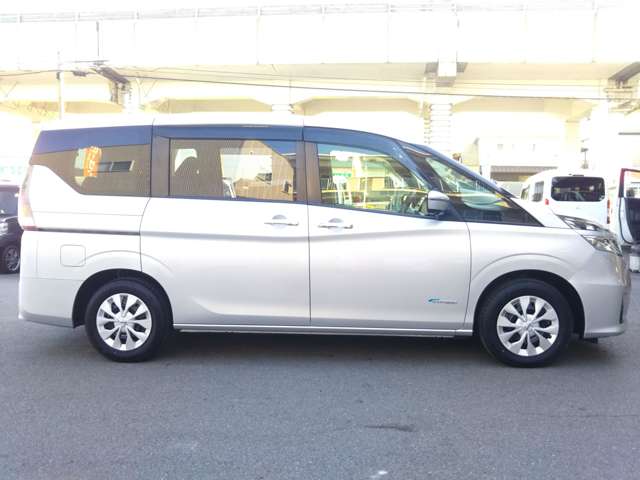 日産 セレナ ２．０ Ｘ H28年 (中国) 99