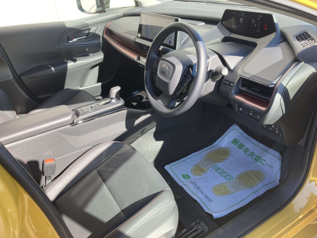 トヨタ プリウス ２．０ Ｚ R5年 (四国) 99