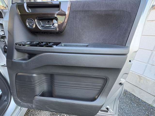 ホンダ Ｎ　ＢＯＸ カスタム ６６０ Ｇ Ｌ ホンダセンシング R1年 () 99