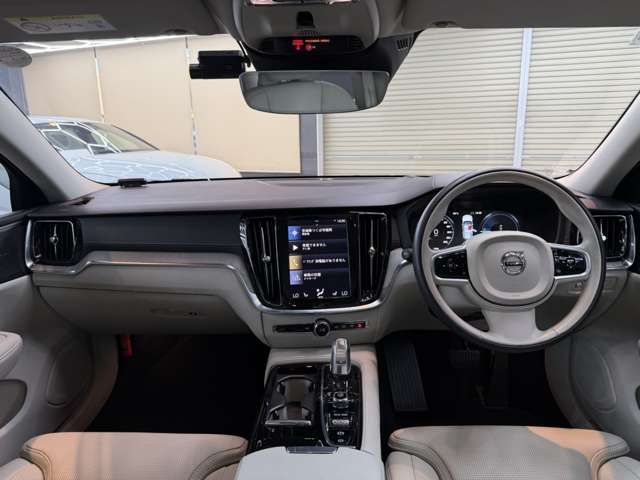 ボルボ Ｖ６０ Ｔ６ ツインエンジン ＡＷＤ インスクリプション ４ＷＤ R1年 (関東) 99