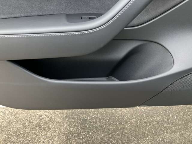 テスラ モデル３ ＲＷＤ R4年 (九州・沖縄) 99