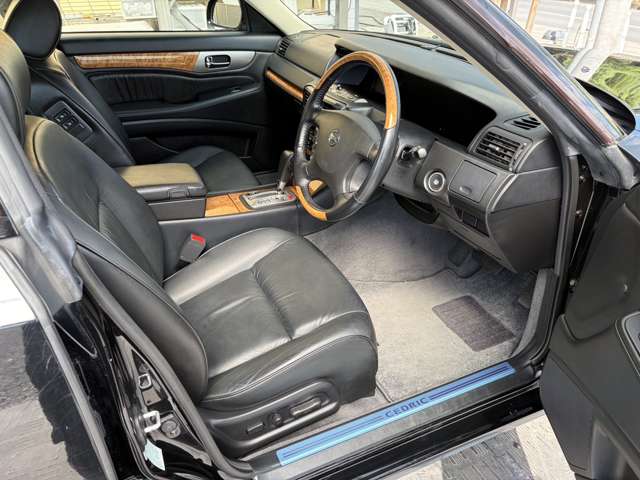 日産 セドリック ２．５ ２５０Ｌ ナビエディションＩＩ 本革パッケージ H16年 () 99