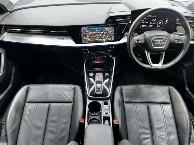 アウディ Ａ３　スポーツバック ３０ ＴＦＳＩ アドバンスト R4年 () 99