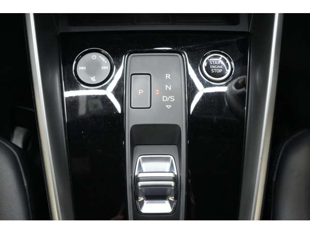 アウディ Ａ３　スポーツバック ３０ ＴＦＳＩ アドバンスト R4年 () 99