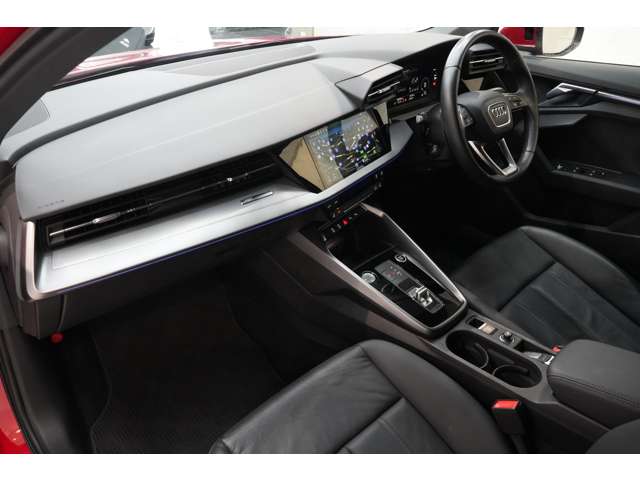 アウディ Ａ３　スポーツバック ３０ ＴＦＳＩ アドバンスト R4年 () 99