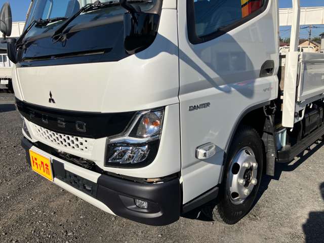 三菱フソウ キャンター ３．０ セミロング 全低床 ディーゼルターボ ４ＷＤ R5年 (関東) 99