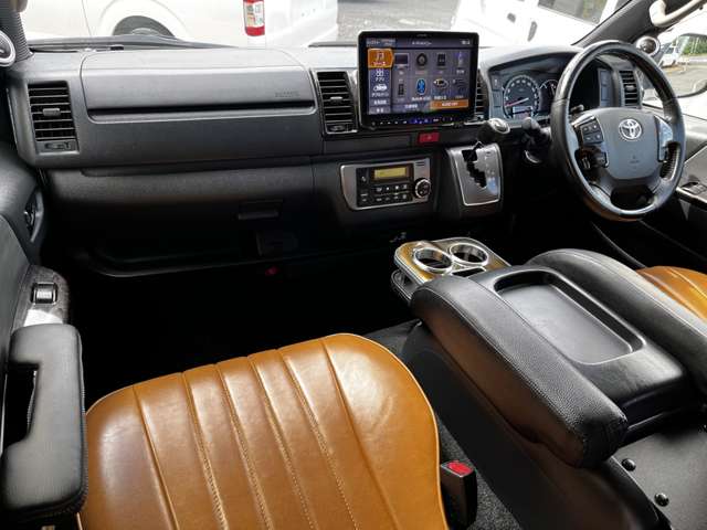 トヨタ ハイエースバン ２．８ スーパーＧＬ ダークプライム ロングボディ ディーゼルターボ ４ＷＤ H30年 (関東) 99