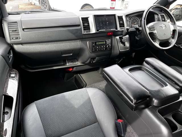 トヨタ ハイエースバン ２．８ スーパーＧＬ ダークプライムＩＩ ロングボディ ディーゼルターボ ４ＷＤ H30年 (関東) 99