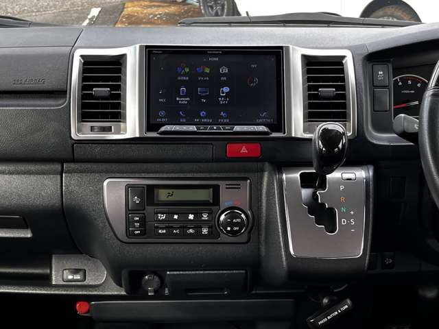 トヨタ ハイエースバン ２．８ スーパーＧＬ ダークプライムＩＩ ロングボディ ディーゼルターボ ４ＷＤ H30年 (関東) 99