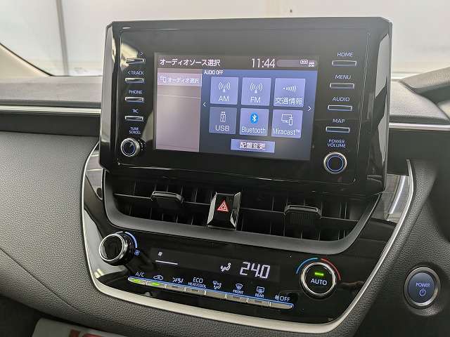 トヨタ カローラ　ツーリング　ハイブリッド １．８ ハイブリッド Ｇ－Ｘ Ｅ－ＦＯＵＲ ４ＷＤ R1年 (東北) 99