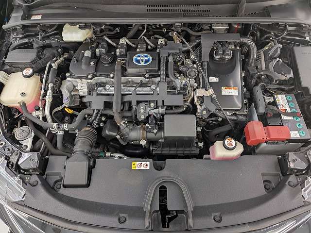 トヨタ カローラ　ツーリング　ハイブリッド １．８ ハイブリッド Ｇ－Ｘ Ｅ－ＦＯＵＲ ４ＷＤ R1年 (東北) 99