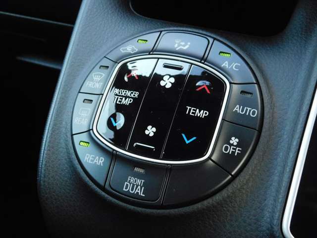 トヨタ ヴォクシー ２．０ ＺＳ 煌 H27年 (東海) 99