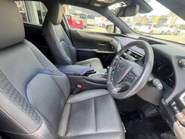 レクサス ＵＸ２５０ｈ アーバンエレガンス R3年 (東海) 99