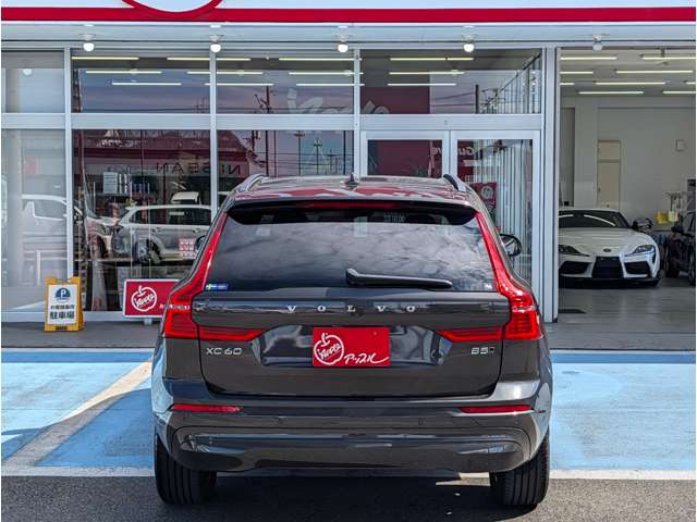ボルボ ＸＣ６０ Ｂ５ ＡＷＤ モメンタム ４ＷＤ R4年 (東海) 99