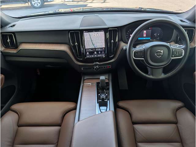 ボルボ ＸＣ６０ Ｂ５ ＡＷＤ モメンタム ４ＷＤ R4年 (東海) 99