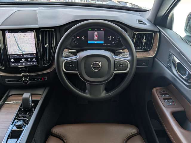 ボルボ ＸＣ６０ Ｂ５ ＡＷＤ モメンタム ４ＷＤ R4年 (東海) 99