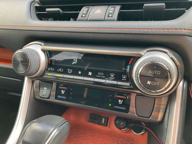 トヨタ ＲＡＶ４ ２．０ アドベンチャー ４ＷＤ R3年 (関東) 99
